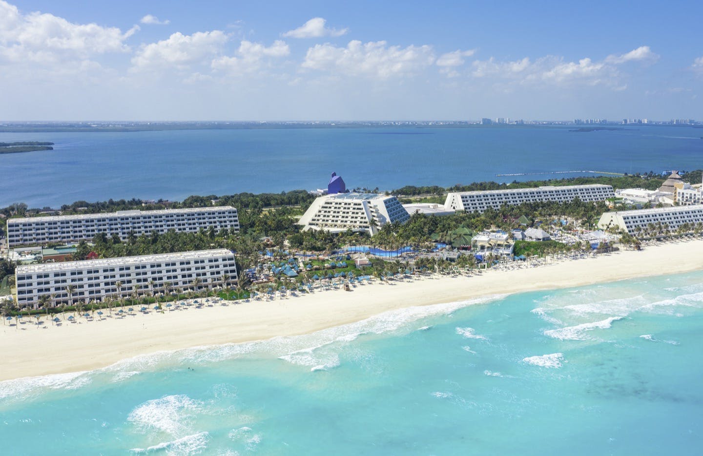 Cancún Más Allá del Paraíso Turístico: Descubriendo su Mercado Inmobiliario Residencial
